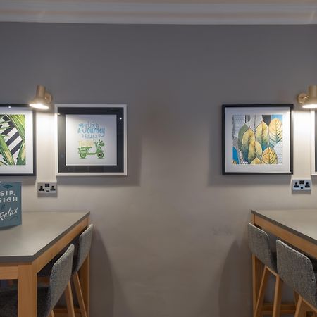 Holiday Inn Swindon By Ihg Exterior foto