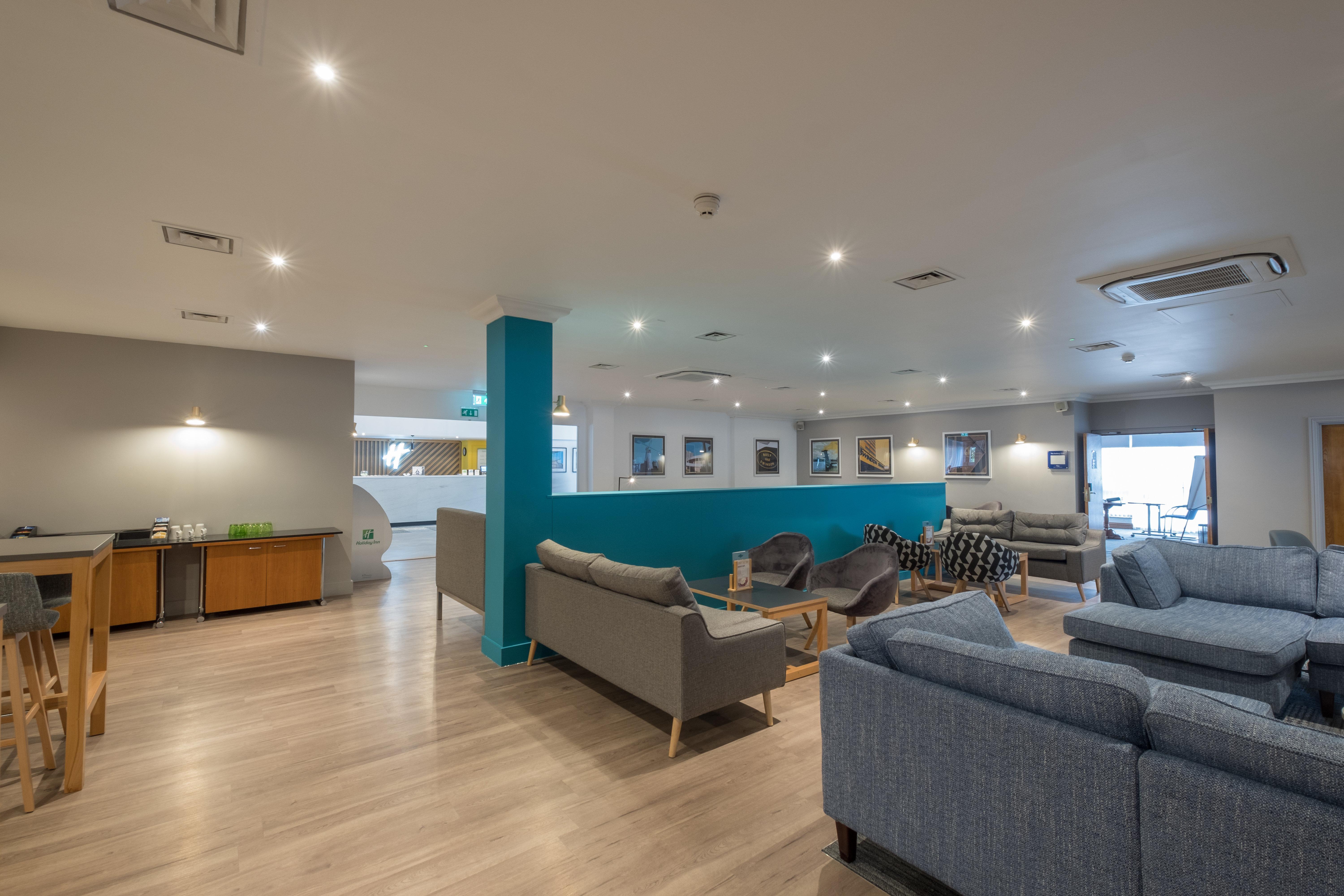 Holiday Inn Swindon By Ihg Exterior foto