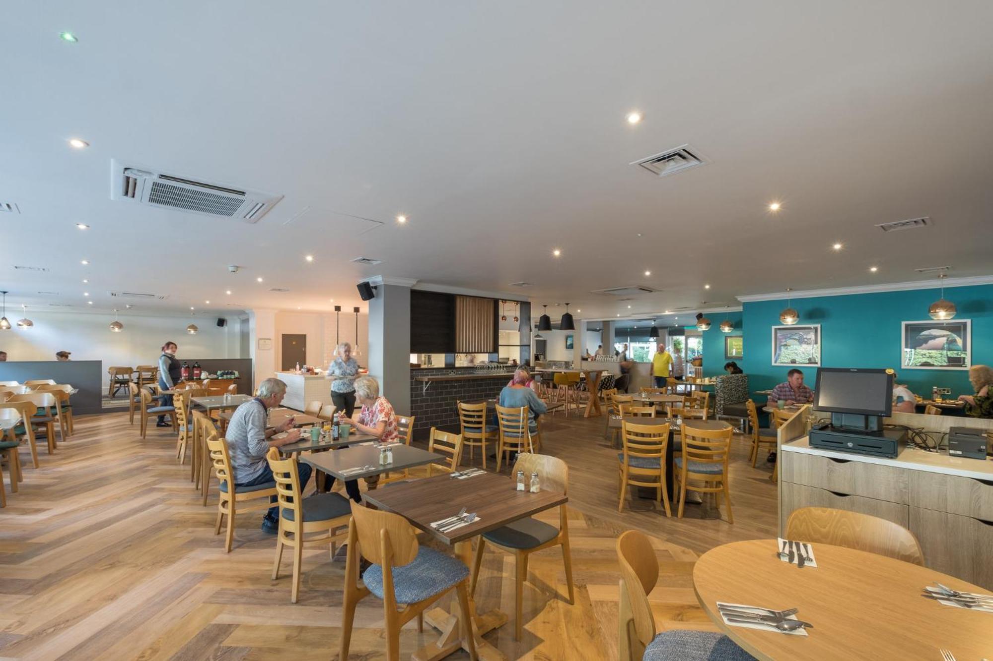 Holiday Inn Swindon By Ihg Exterior foto
